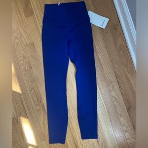 NWT Wunder Under Train Tights